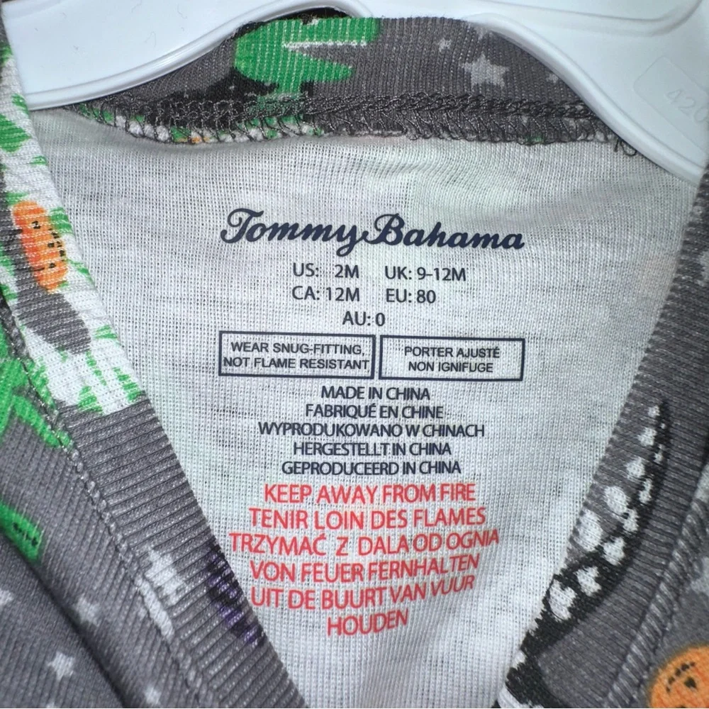 Tommy Bahama 2-Piece Gray and Green Halloween Pajamas with Dinosaurs‎ 12 Months